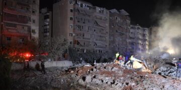 İsrail Lübnan’ı havadan ve karadan vurmaya başladı