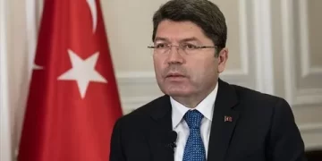 Bakan Tunç: Polis memurumuza geçmiş olsun dileklerimi iletiyorum