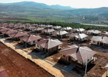 Deprem bölgesinde ‘Yerinde Dönüşüm’ desteği sürüyor