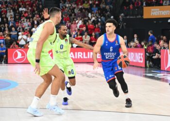 Anadolu Efes, evinde Barcelona’ya kaybetti!