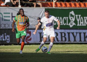 Antalyaspor, Alanyaspor’u deplasmanda 2 golle geçti!