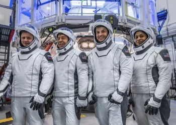 ABD açıkladı: Uzaydan dönen astronot gizemli bir hastalığa yakalandı