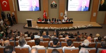 Bakan Bolat, Adana Ticaret Odası’nı ziyaret etti