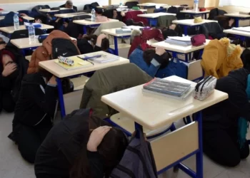 Deprem sonrası üç ilde okullar tatil edildi