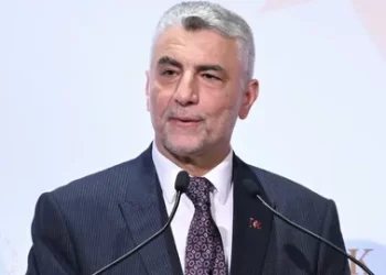 Bakan Bolat: Hedefimiz 2028’de e-ihracatın toplam mal ihracatındaki payını yüzde 10’a yükseltmek