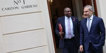 Dışişleri Bakanı Hakan Fidan, İngiliz mevkidaşıyla görüştü