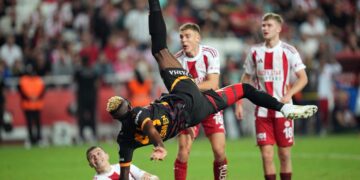 Galatasaray, Antalyaspor’u deplasmanda 3 golle devirdi!
