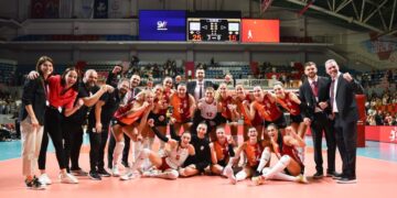 Galatasaray Daikin, VakıfBank’ı farklı geçti.