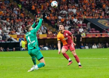 Galatasaray, sahasında Alanyaspor'u tek golle geçti! Galatasaray, sahasında Alanyaspor’u tek golle geçti!