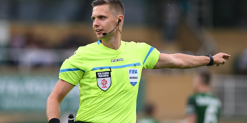 İzlanda-Türkiye maçının hakemi açıklandı!