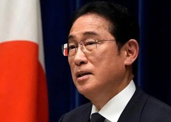 Japonya başbakanı kabinesiyle beraber istifa etti