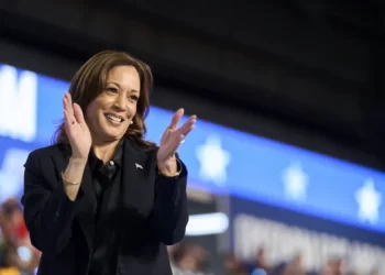 Kamala Harris’in kampanya bağışları 1 milyar doları aştı