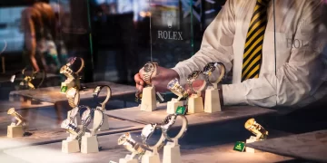 Maliye, milyonlarca liralık lüks saatleri mercek atına aldı!