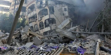 Lübnan’da işgal devam ediyor: İsrail ordusu belediye binasını hedef aldı