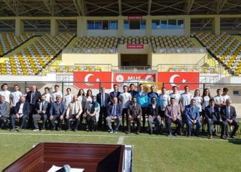 Muş’ta, futbol hakemleri ve gözlemciler sezonu açtı!