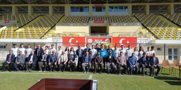 Muş’ta, futbol hakemleri ve gözlemciler sezonu açtı!