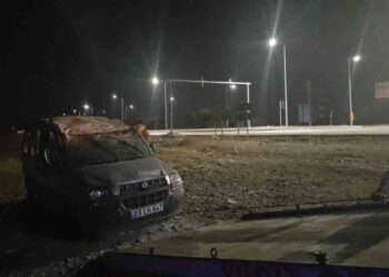 Muş’ta, takla atan otomobildeki 3 kişi yaralandı!