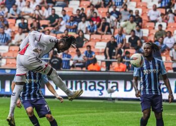 Samsunspor, Adana Demirspor’u deplasmanda 3 golle devirdi!
