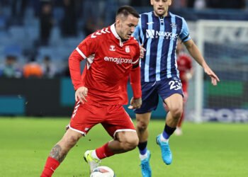 Sivasspor, Adana Demirspor’u deplasmanda 4 golle geçti!