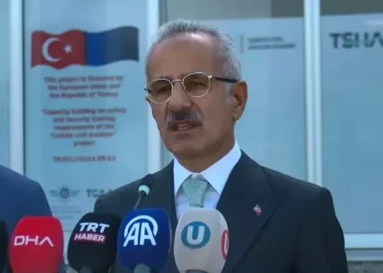 Bakan Uraloğlu açıkladı: 12 yeni iç hat seferi başlıyor