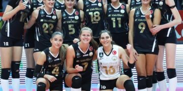 VakıfBank, Zeren Spor’u 3-0’la geçti!