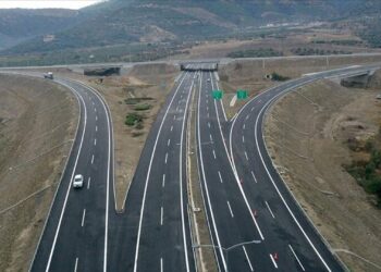 Yeni otoyol bugün hizmete girdi! Seyahat süresi 2 saatten 55 dakikaya düştü