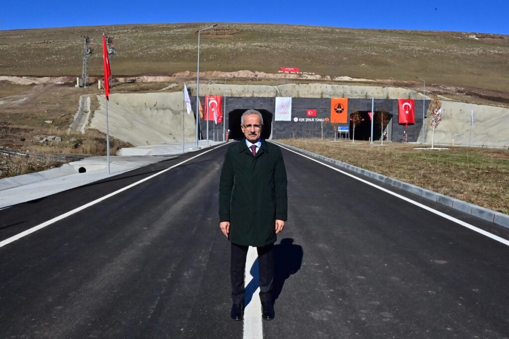 Bakan Uraloğlu: 8 Milyar Liranın Üstünde 8 Ayrı Karayolu Projesine Devam Ediyoruz 8 Ayri Karayolu Projesi habermeydan