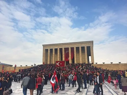 Anıtkabir'de ziyaretçi yoğunluğu! Anitkabir1 habermeydan