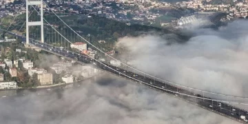 İstanbul Boğazı’nda gemi trafiği askıya alındı