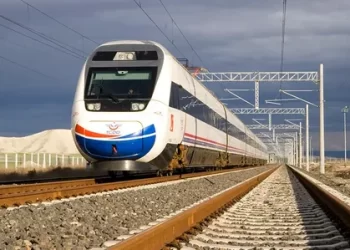 Bakan Uraloğlu duyurdu! Öğretmenlere trenlerde yüzde 50 indirim