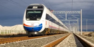 Bakan Uraloğlu duyurdu! Öğretmenlere trenlerde yüzde 50 indirim