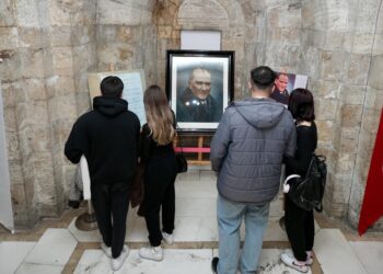 “Orijinal Atatürk Portresi Sergisi” Anıtkabir’de açıldı