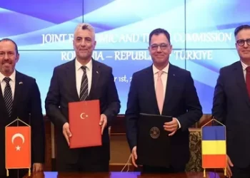 Bakan Bolat, Bükreş’te Rumen Bakan Oprea ile Bir Araya Geldi