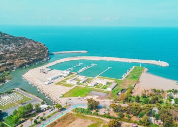 Türkiye bir yat limanı daha kazanıyor!