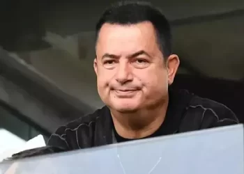 Acun Ilıcalı hakkında 'yasa dışı bahse teşvik ve reklam' iddiasıyla soruşturma başlatıldı Acun Ilıcalı hakkında ‘yasa dışı bahse teşvik ve reklam’ iddiasıyla soruşturma başlatıldı