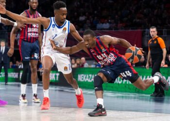 Anadolu Efes, Baskonia’yı deplasmanda yıktı