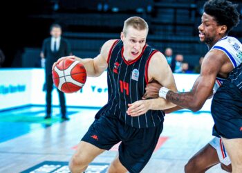 Anadolu Efes, Manisa Basket’i geçip 5’te 5 yaptı!