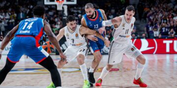 Anadolu Efes, Real Madrid’i deplasmanda yıktı!