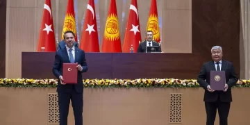Bakan Bayraktar duyurdu: Kırgızistan ile enerji alanında mutabakat zaptı imzalandı