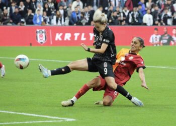 Beşiktaş, kadınlar derbisinde Galatasaray’ı tek golle geçti!
