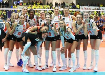 Eczacıbaşı Dynavit, SSC Palmberg’i set vermeden geçti!