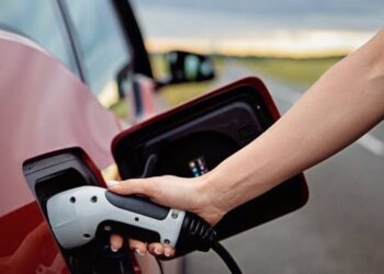 Dünyada elektrikli araç satışları yeni bir rekor kırdı