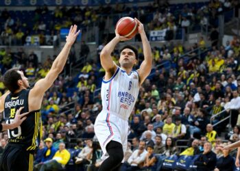 Fenerbahçe Beko, Anadolu Efes’e ilk yenilgisini yaşattı!