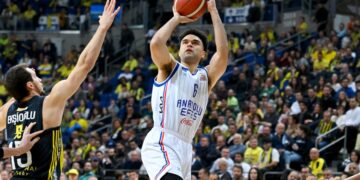 Fenerbahçe Beko, Anadolu Efes’e ilk yenilgisini yaşattı!