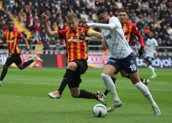 Fenerbahçe, Kayserispor’u deplasmanda farklı yendi!