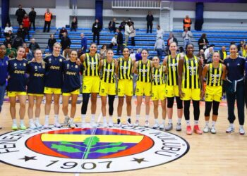 Fenerbahçe Opet, kayıpsız devam ediyor!