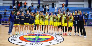 Fenerbahçe Opet, kayıpsız devam ediyor!