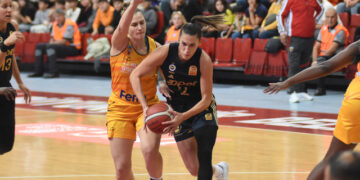 Fenerbahçe Opet, Kayseri deplasmanında farklı kazandı!