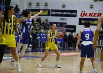 Fenerbahçe Opet’ten, Bodrum Basketbol’a 40 sayı fark!