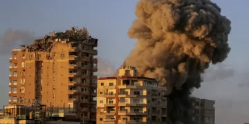 İsrail Gazze’yi bombaladı: 67 Filistinli hayatını kaybetti